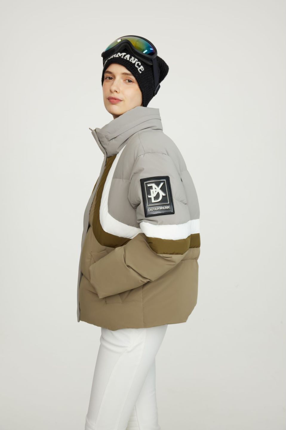 Women's Soft Touch Contrast Down Jacket na may Nakatagong Hood at Mga Detalye ng Pagbuburda