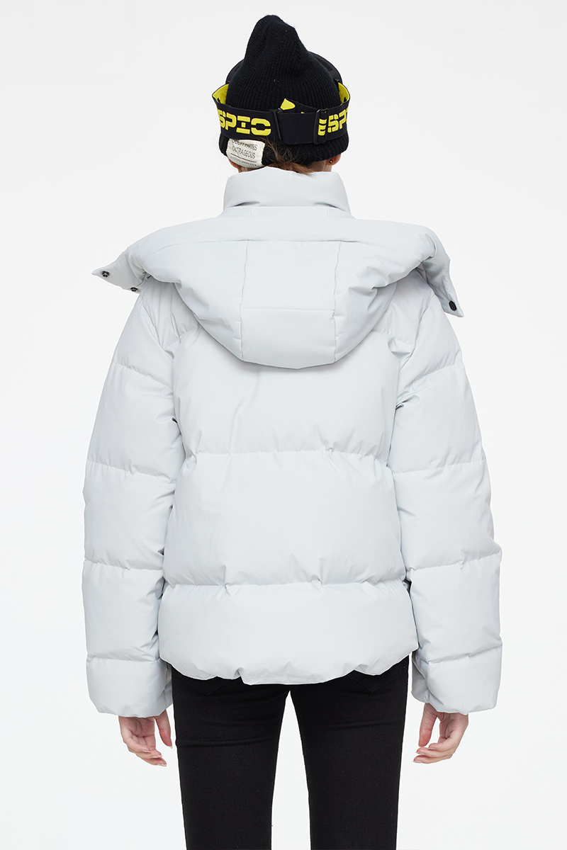 SKI-Jacket yako ya kwenda chini kwa anuwai ya hali ya hewa ya baridi