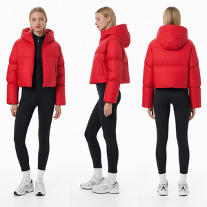 Kurz geschnittene Daunenjacke in leuchtendem Rot f&uuml;r Damen: Futterfreier, druckloser Komfort
