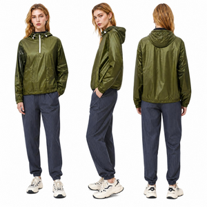 Klassieke olyfgroen ultra-ligte winddigte kapbaadjie: waterbestande Ribstop-nylon vir vroue
