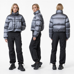 D&aacute;msk&yacute; kovov&yacute; zkr&aacute;cen&yacute; kab&aacute;tek Puffer – futuristick&yacute; 3D kapesn&iacute; zimn&iacute; svrchn&iacute; oděv