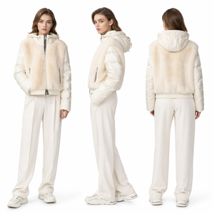 Creme pels & glossy lak Kort Puffer Coat
